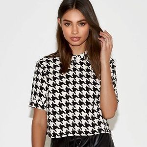 Kendall & Kylie Houndstooth Collared Crop Top